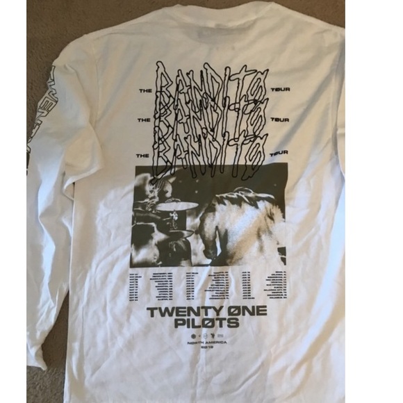 Hot Topic Tops - RARE tøp bandito 2019 tour north america